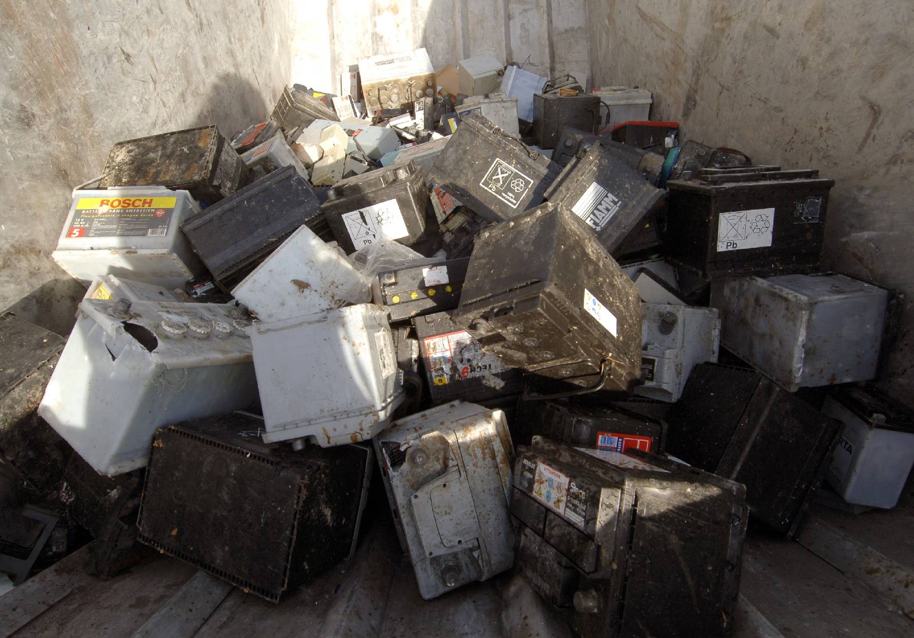Batteries: l'Etat alloue 30 millions d'euros à deux projets de recyclage