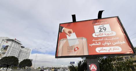 Tunisie: vote pour un Parlement diminué, la participation comme enjeu