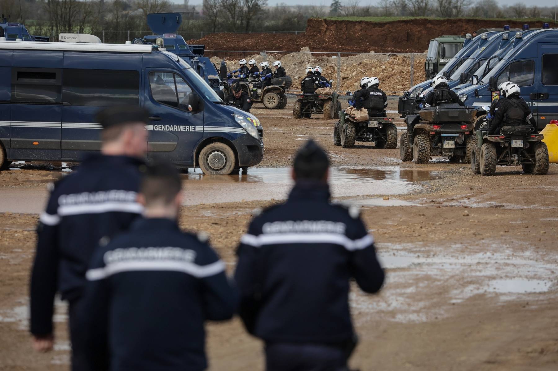 Deux-Sèvres: plus de 3.000 gendarmes et policiers mobilisés pour défendre les 