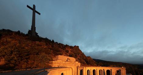Espagne: la dépouille du fondateur de la Phalange exhumée de l'ancien mausolée de Franco