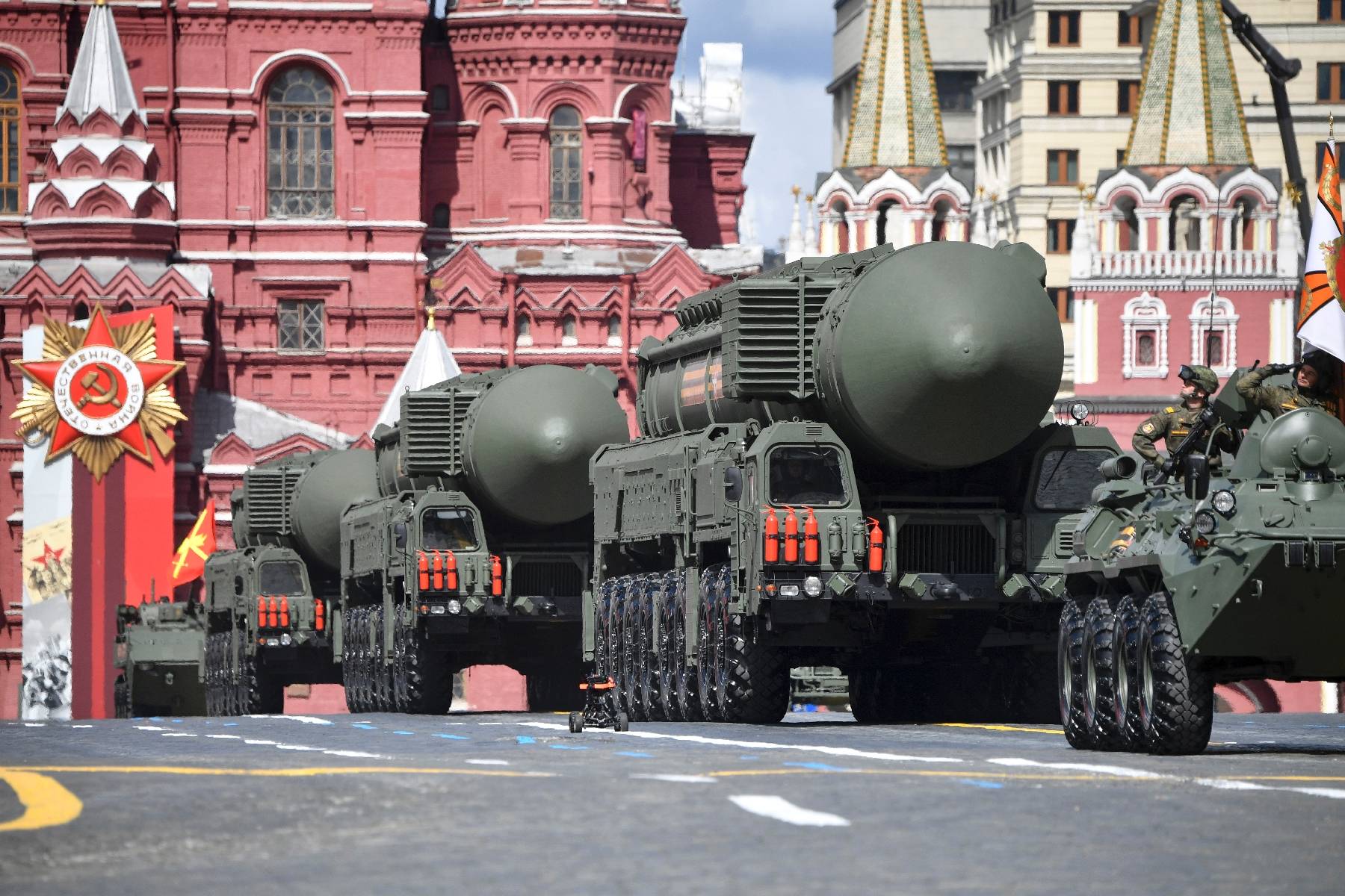 Un an de guerre en Ukraine et le spectre de la guerre nucléaire