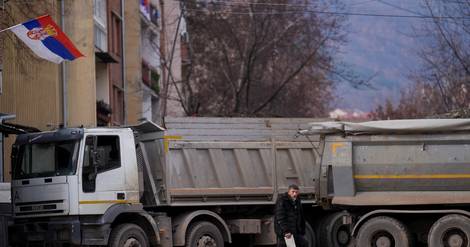 Les Serbes du Kosovo vont commencer à lever leurs barricades