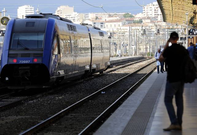 Réforme des retraites : la SNCF prévoit jeudi en moyenne 4 TGV sur 5 et 3 TER sur 5 sur l'ensemble du territoire