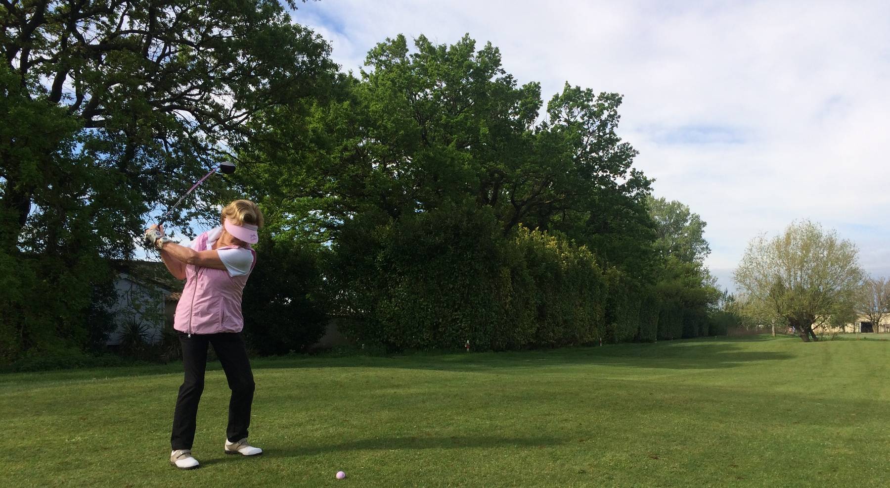 Combien De Balle De Golf Dans Un Bus En direct | A Orange, bienvenue au club... de golf | La Provence