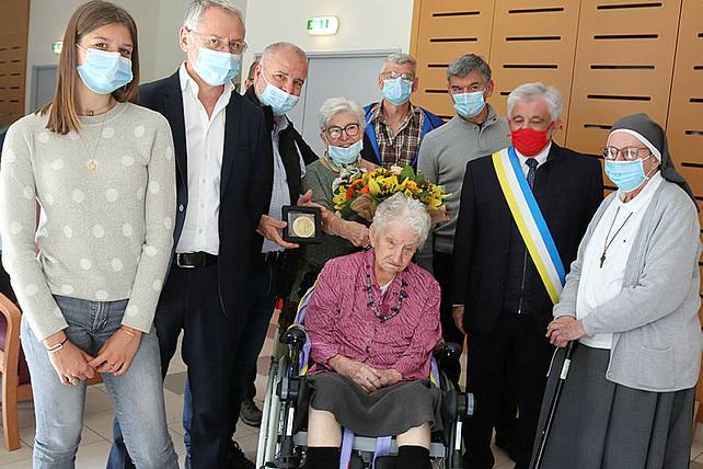 Maison De Retraite Saint Leon Salon De Provence En direct | Salon-de-Provence : Renée Becheiron a fêté ses 100 ans | La  Provence