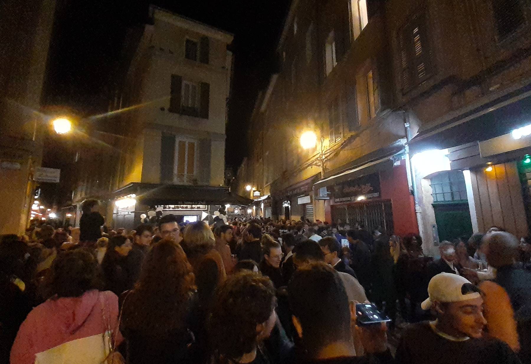 La Nuit De La Verrerie Aix en provence En direct | Aix : 3000 étudiants ont fêté la Nuit de la Verrerie | La  Provence