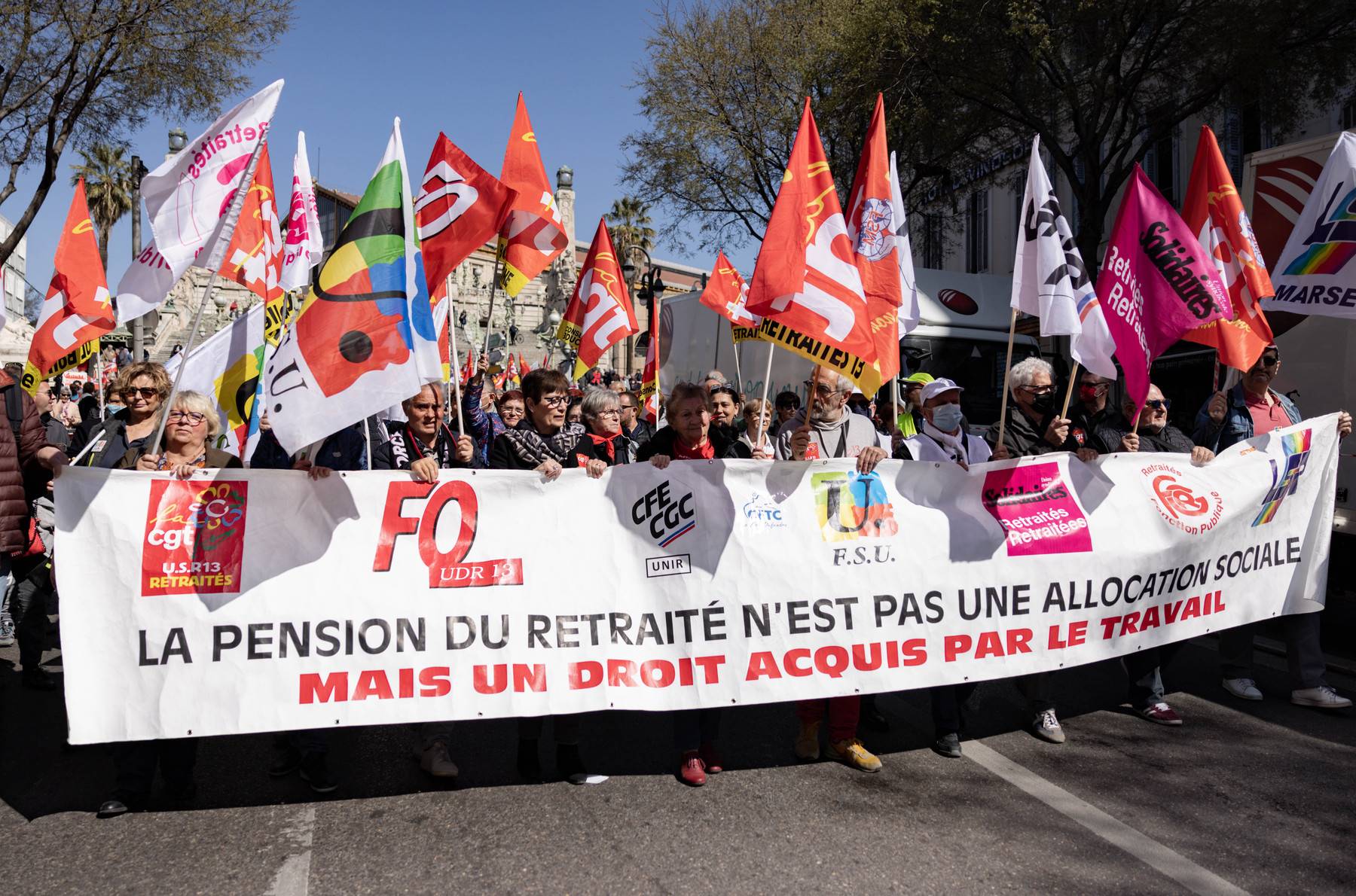 Retraites : l'ensemble de la gauche appelle à rejoindre la mobilisation syndicale le 19 janvier