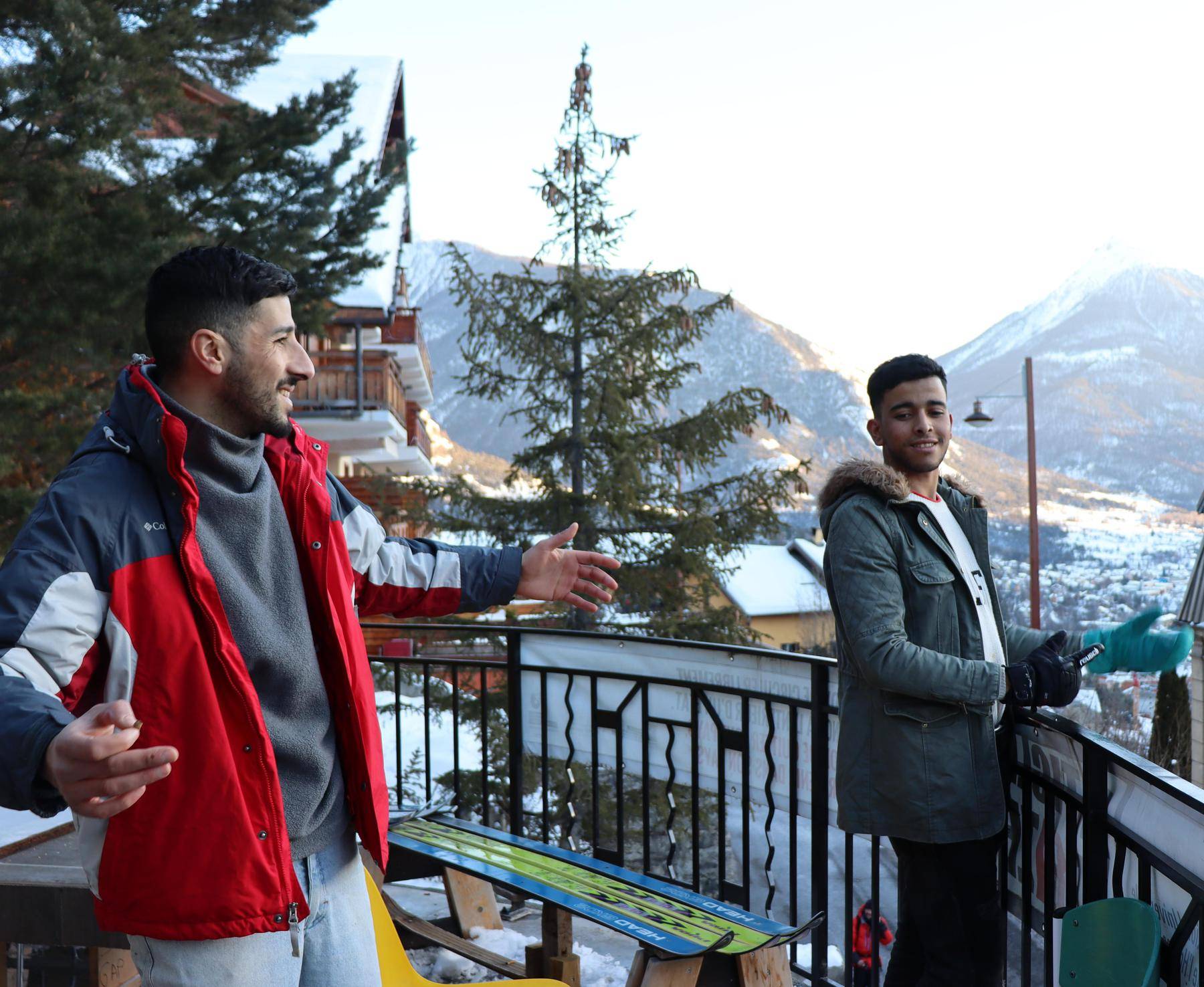 Migrants à la frontière dans les Hautes-Alpes : l'étau se resserre sur les associations qui viennent en aide