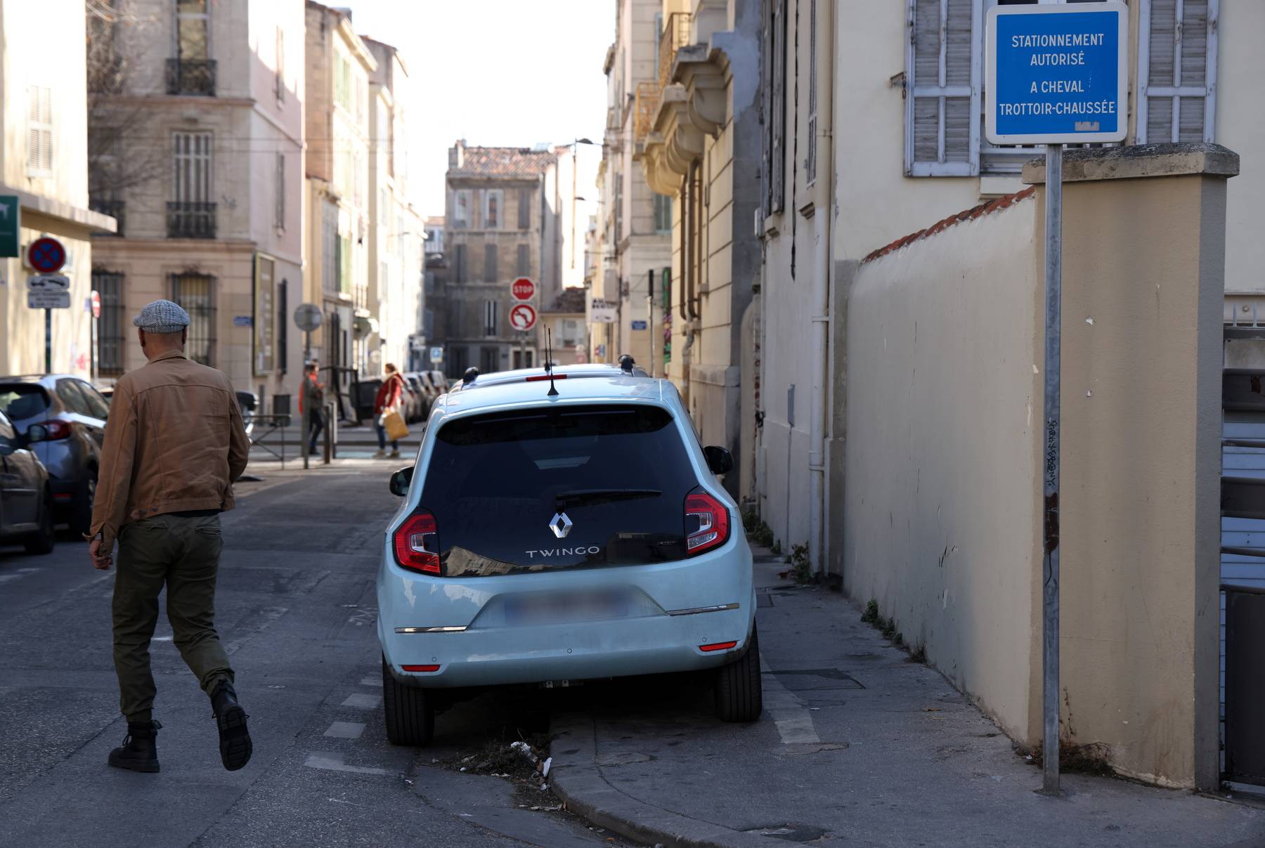 Marseille : la Ville veut sauter l'obstacle du stationnement à cheval