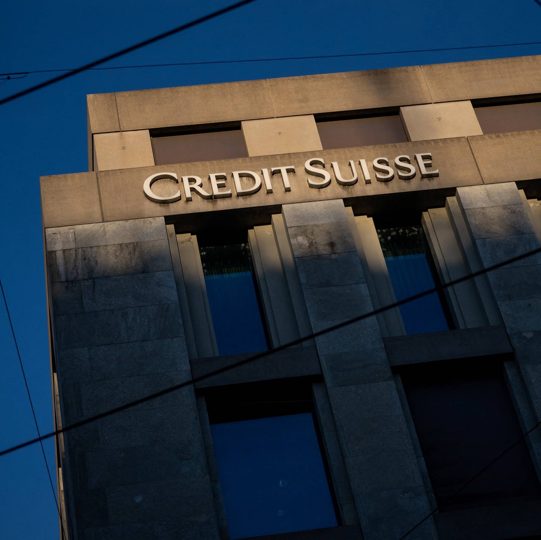 La chute de l'action Crédit Suisse s'accélère, -11% en milieu de séance