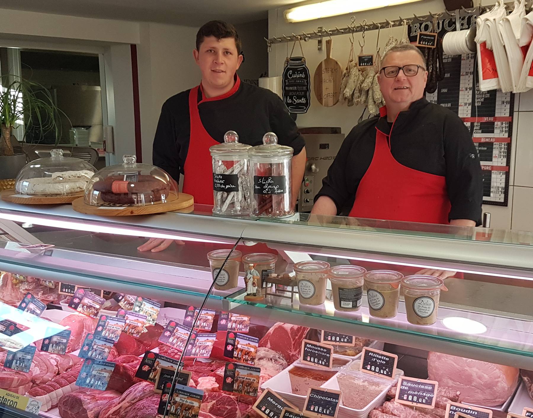 Alpes-de-Haute-Provence : le jeune Dorian nouveau propriétaire de la boucherie à Mane