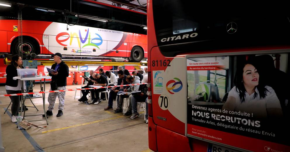 En direct | Arles : les cars de Transdev attendent dix conducteurs | La ...