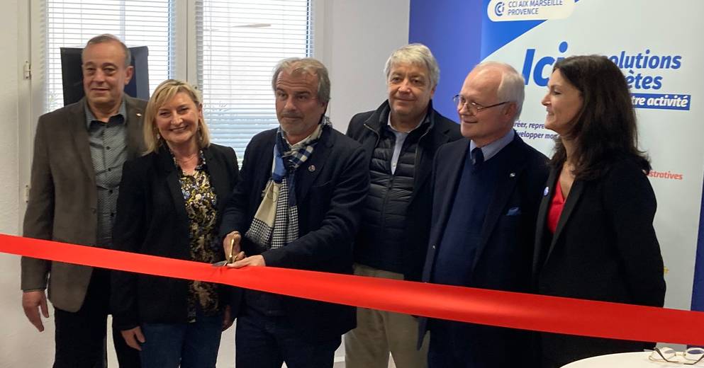 Région Aubagne JeanLuc Chauvin critique la création d'un service