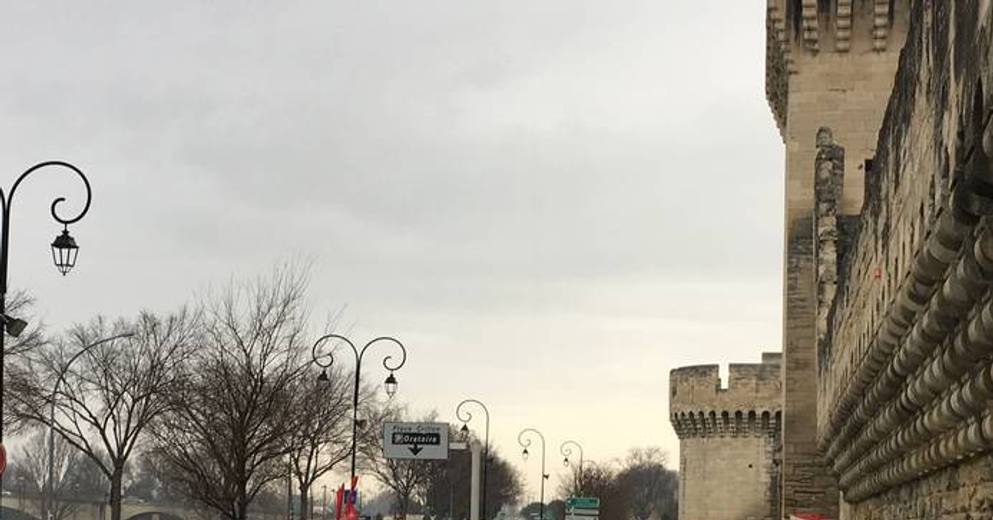 En direct Avignon une manif desservie par la météo ? La Provence